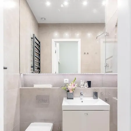 Luxury 76 Apartment