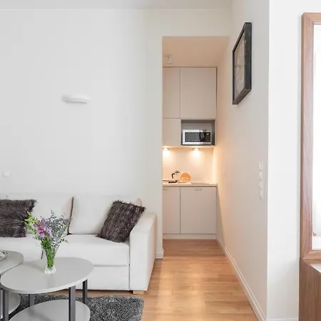 Luxury 76 By Bookinghost * وارسو