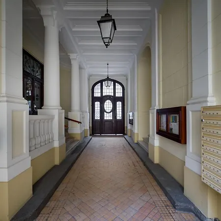 Luxury 76 By Bookinghost وارسو