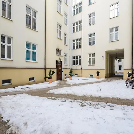 Luxury 76 By Bookinghost وارسو