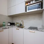 Luxury 76 By Bookinghost * Warszawa