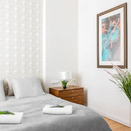 Luxury 76 By Bookinghost